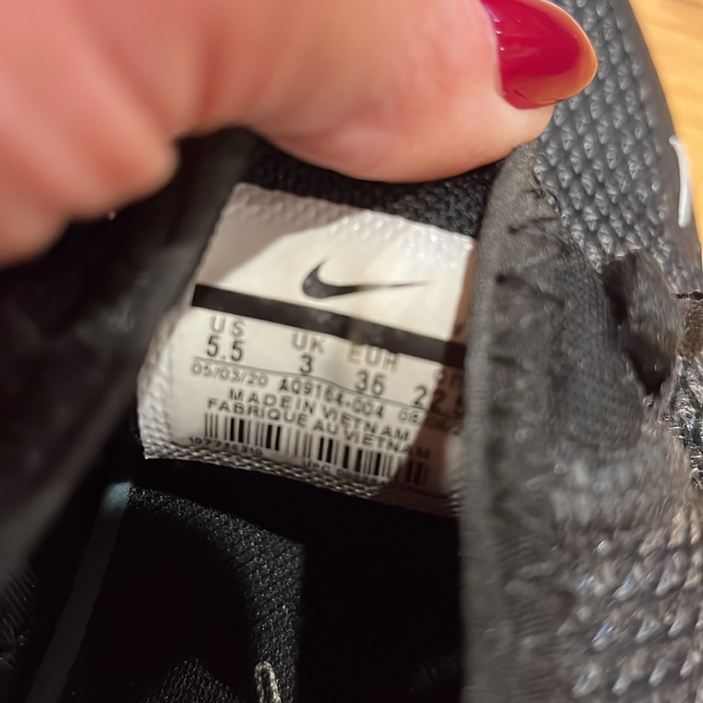 Nike sneakers - Picture 10 of 10